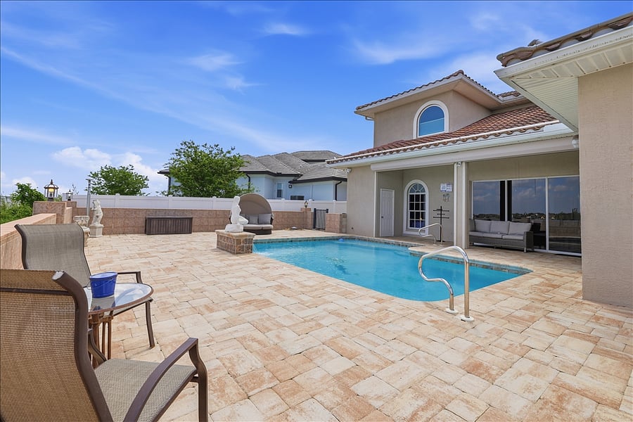 Furnished Finder property 1051600_1 photo 33