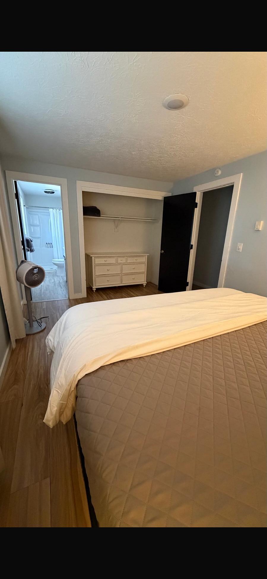 Furnished Finder property 1051603_1 photo 17