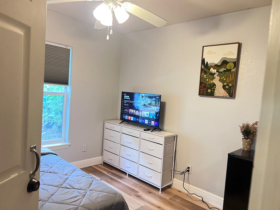 Furnished Finder property 1051605_1 photo 12