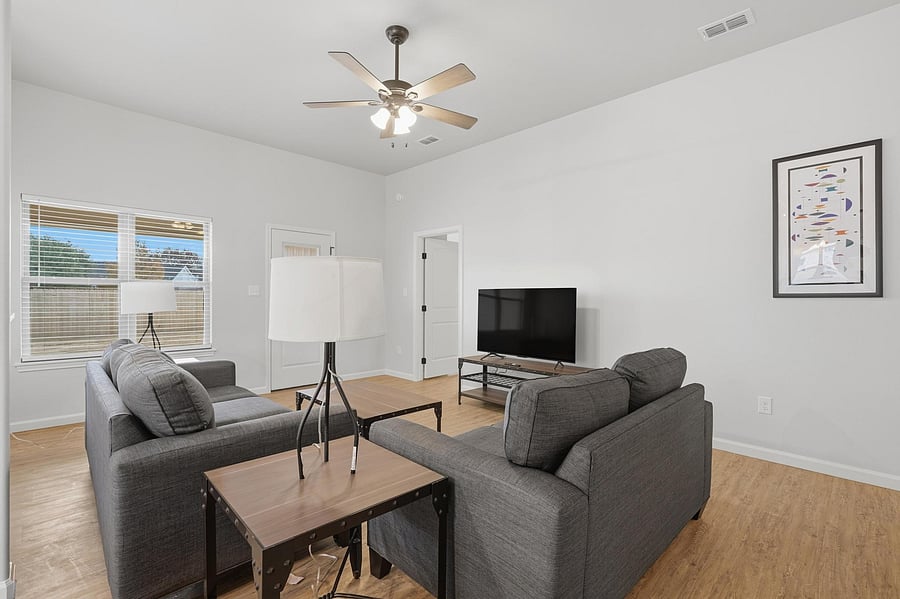 Furnished Finder property 1051610_1 photo 4