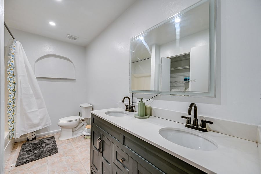 Furnished Finder property 1051661_1 photo 25