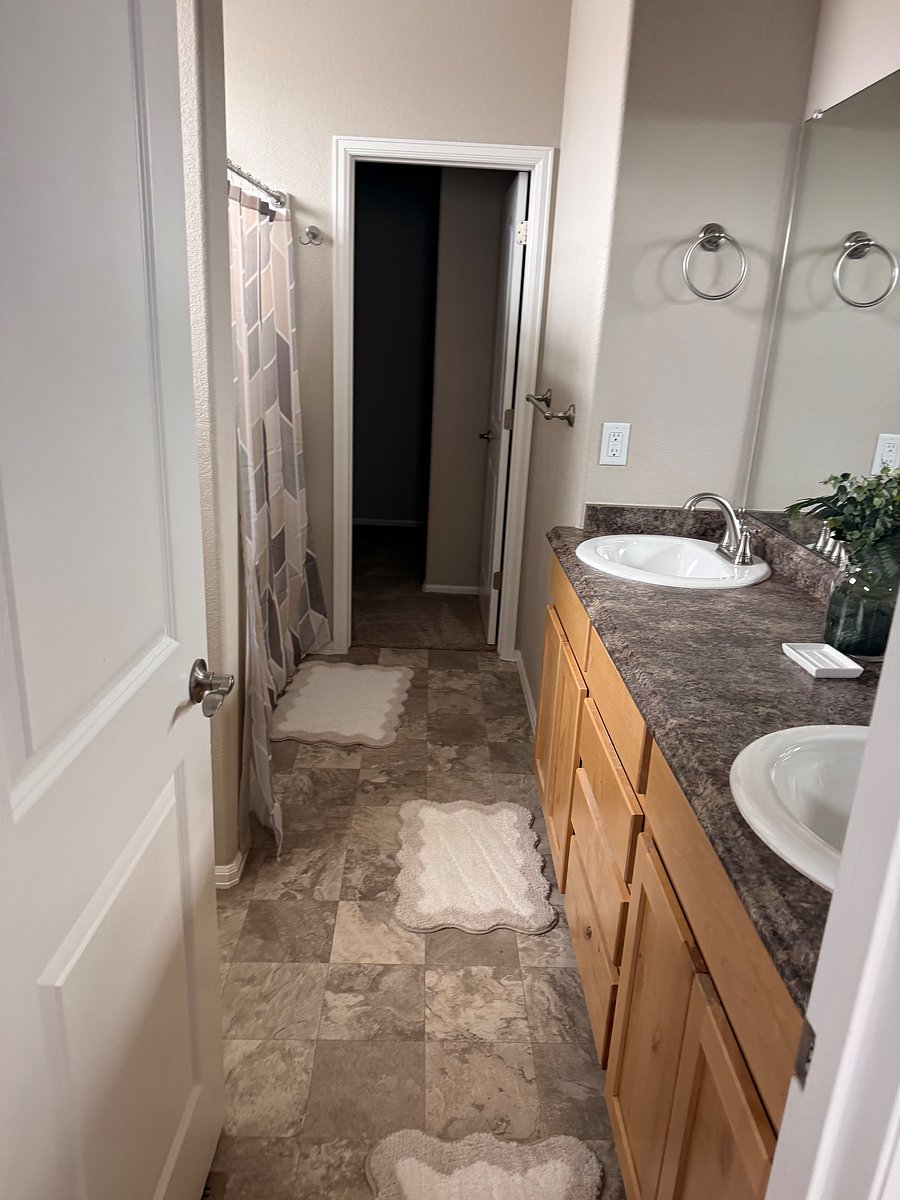 Furnished Finder property 1051851_1 photo 15