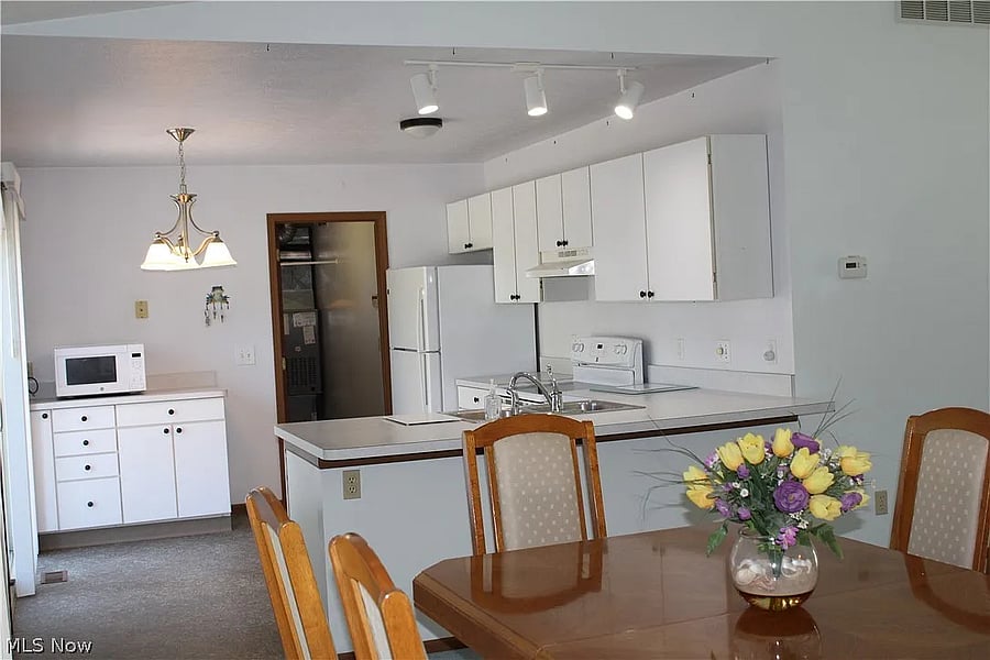 Furnished Finder property 1051852_1 photo 8