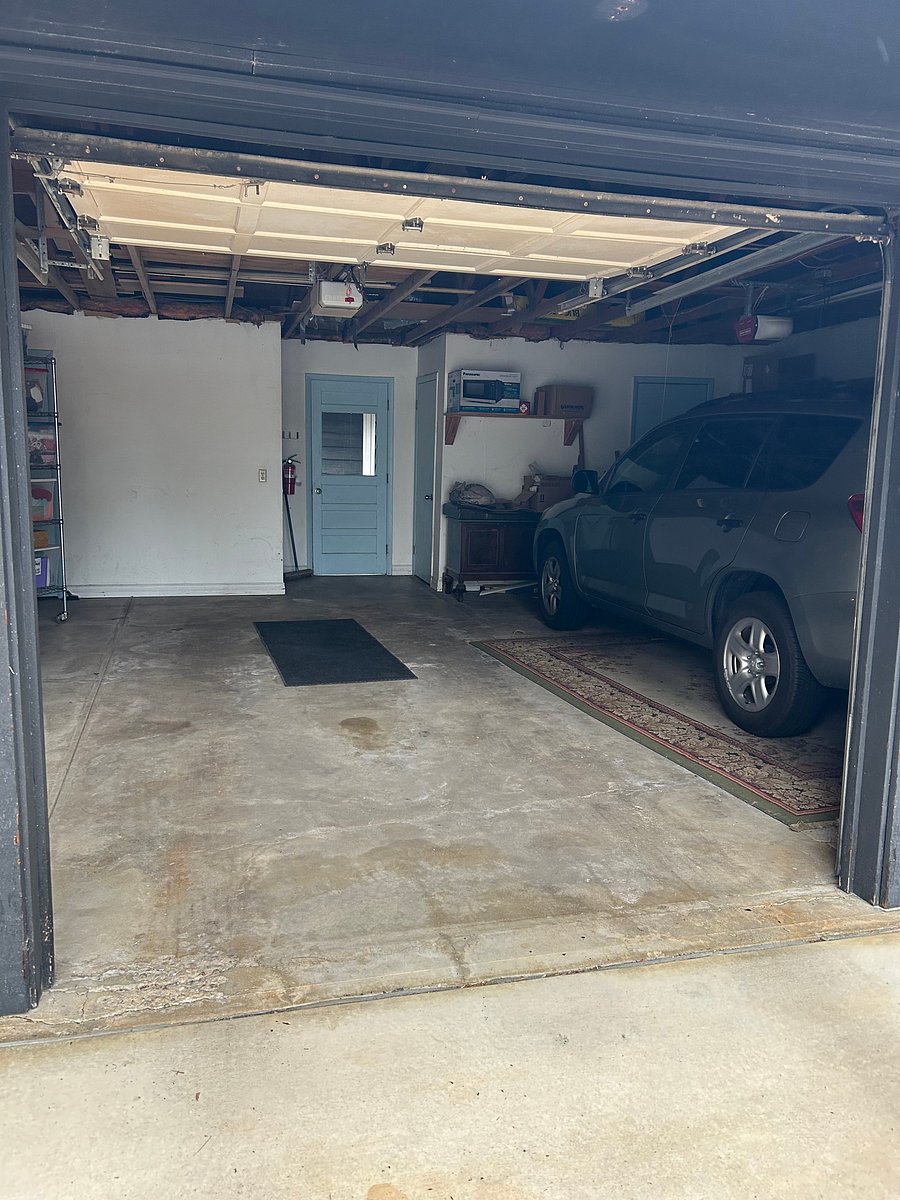 Full sized garage