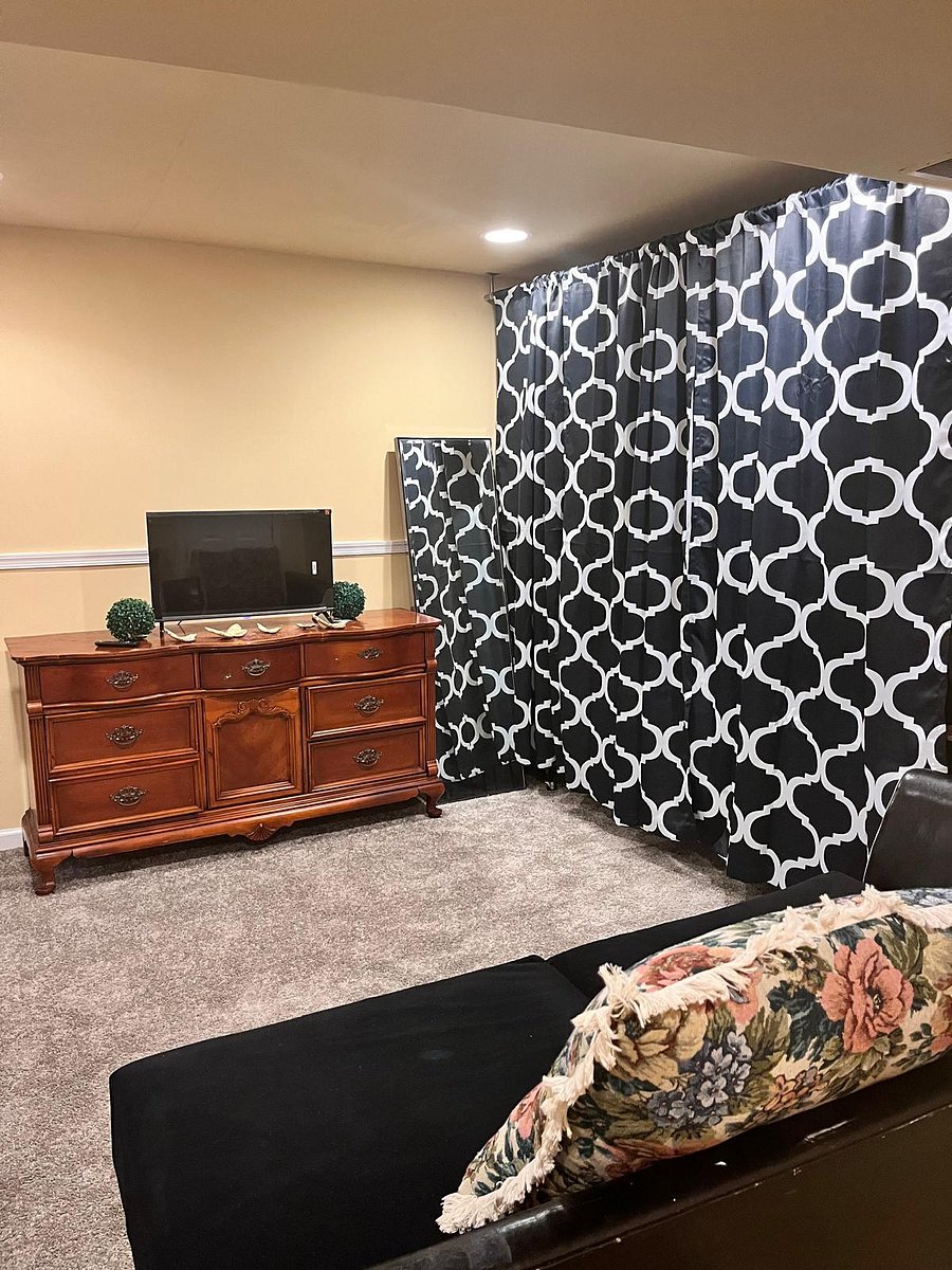 Self contained private basement with a privacy for you when you a having a good nite rest.
