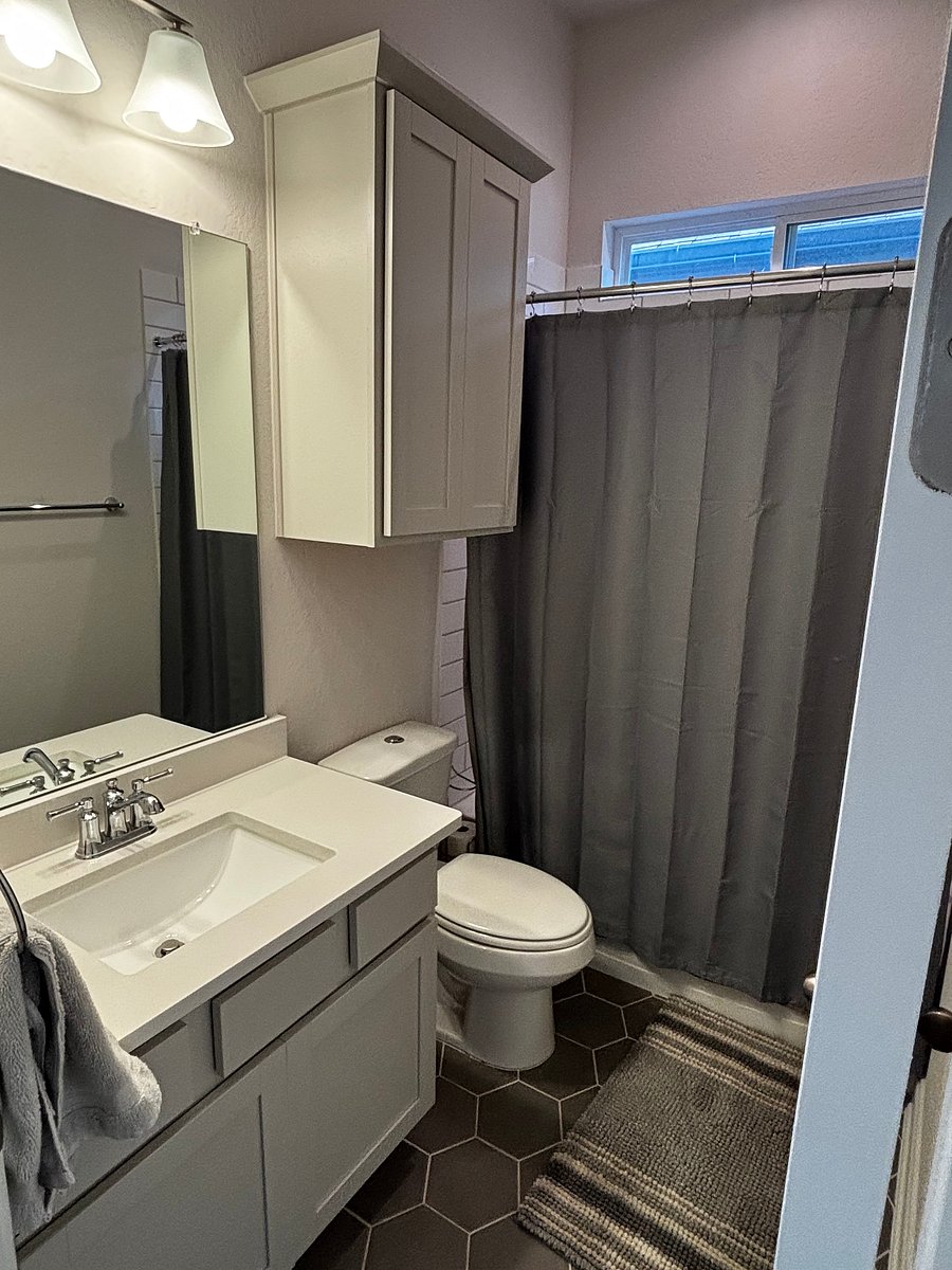 Furnished Finder property 1052017_1 photo 3