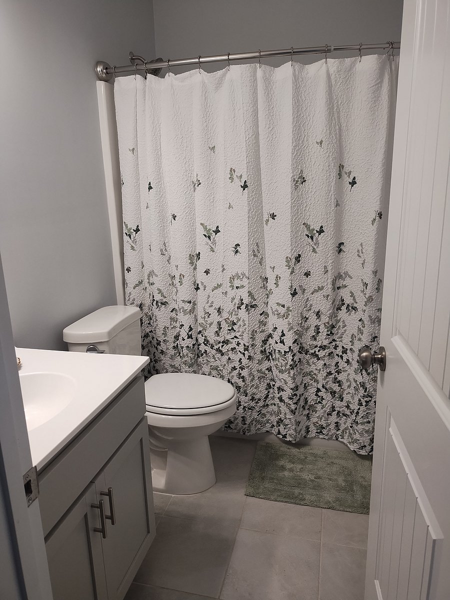 Main bathroom