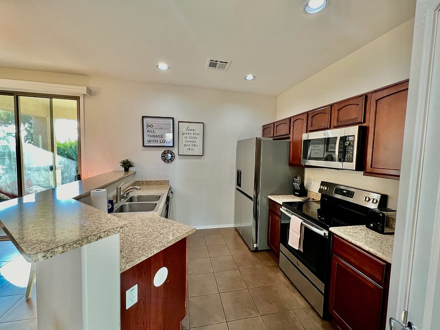 Furnished Finder property 1052088_1 photo 5