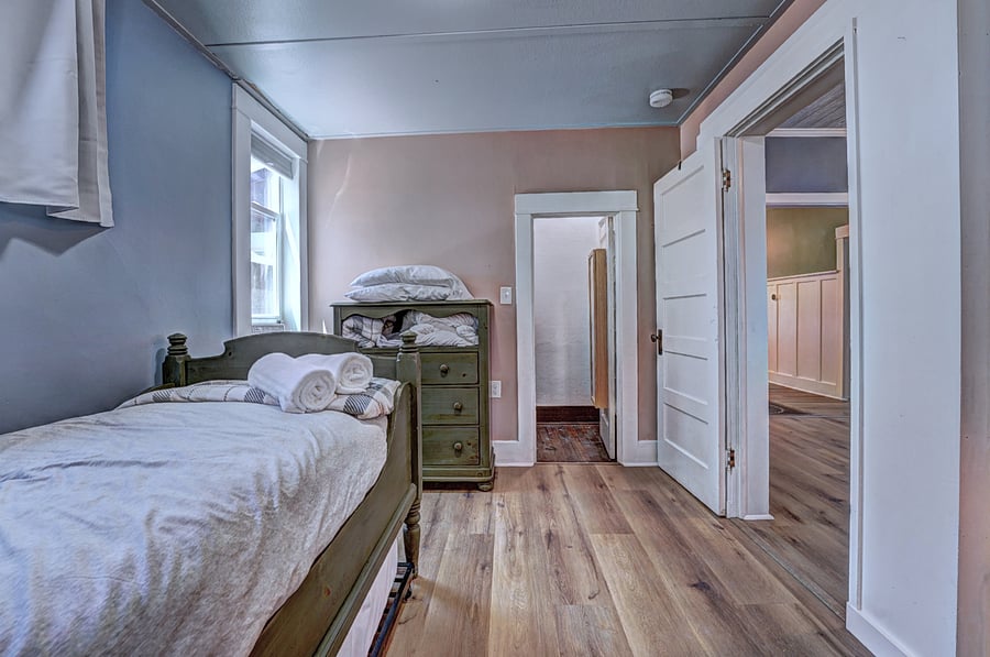 Bedroom #3- Twin bed with Twin Trundle bed