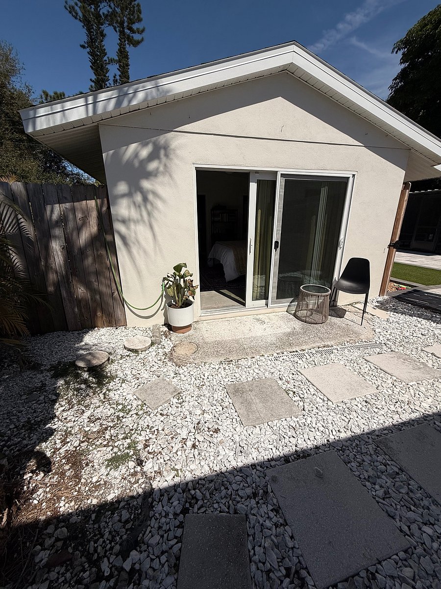 Furnished Finder property 1052136_1 photo 1