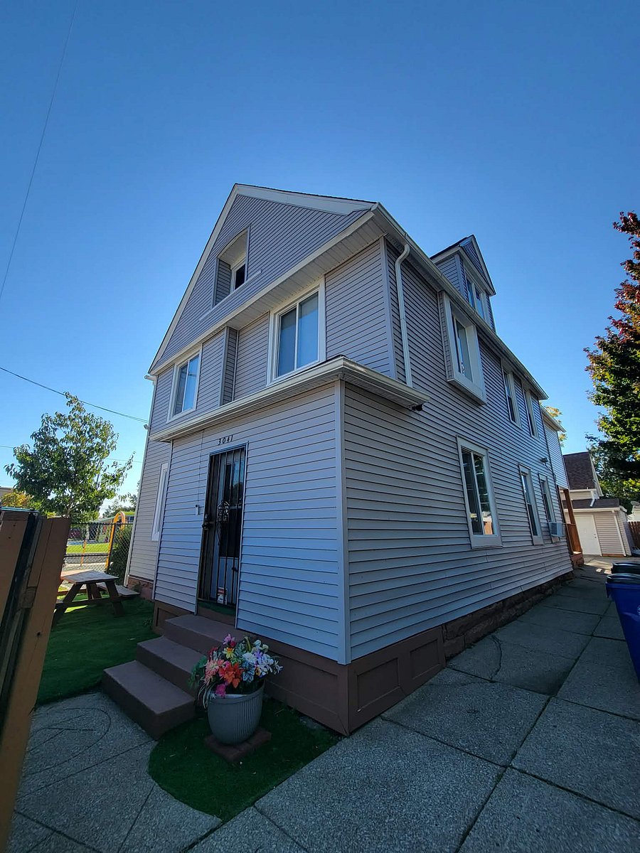 Furnished Finder property 1052153_1 photo 2