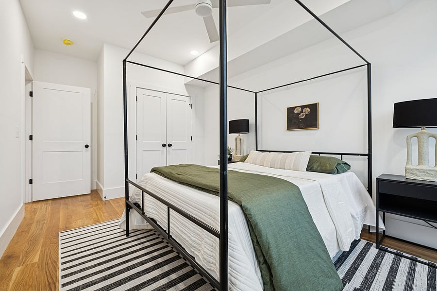 First Floor Bedroom | Queen Bed