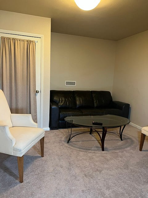 Furnished Finder property 1052317_1 photo 6