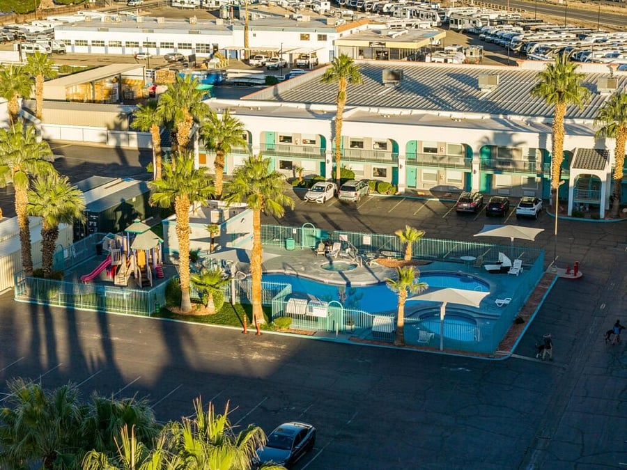Furnished Finder property 1052334_1 photo 2