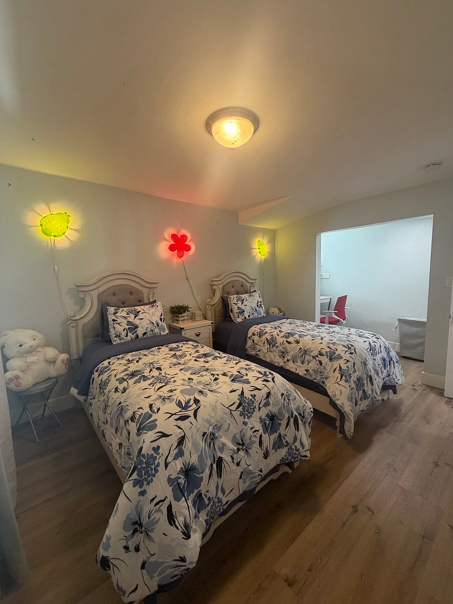 Bedroom 2- Double Twin Beds