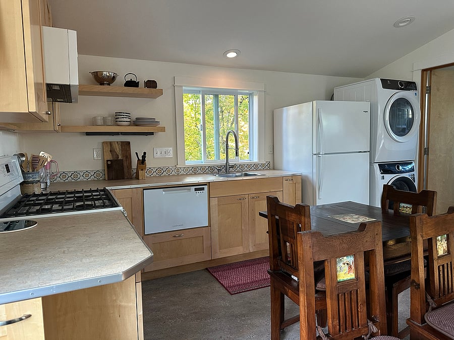 Furnished Finder property 1052502_1 photo 8