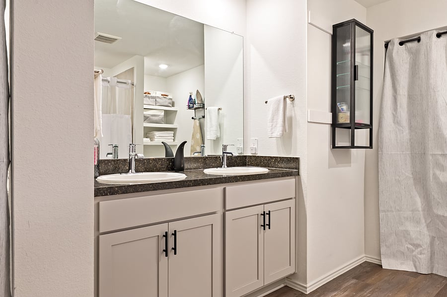 Furnished Finder property 1052588_1 photo 34