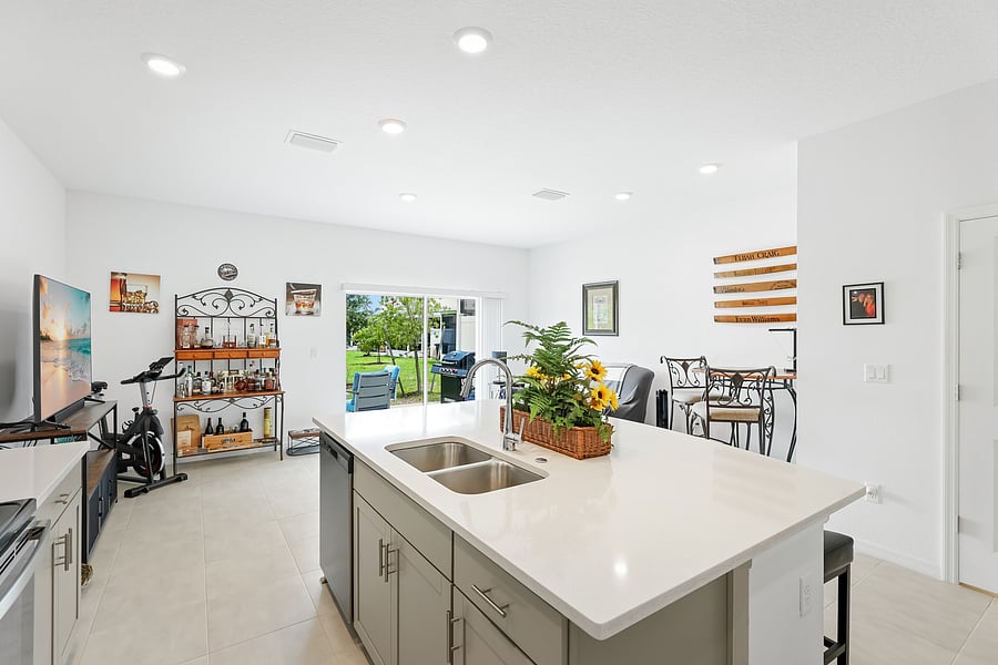 Furnished Finder property 1052603_1 photo 23