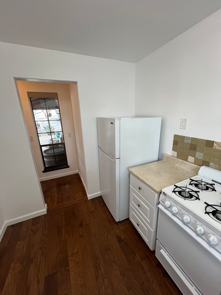 Furnished Finder property 1052634_1 photo 3