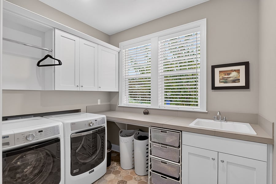 Laundry room on the main