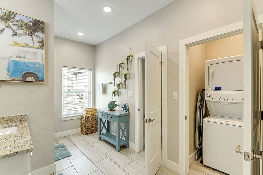 Furnished Finder property 1052705_1 photo 32