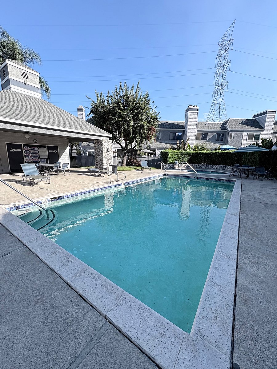 Furnished Finder property 1052711_1 photo 33