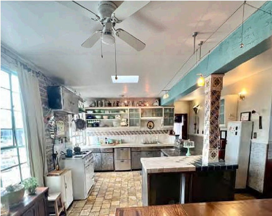 Furnished Finder property 1052901_1 photo 30