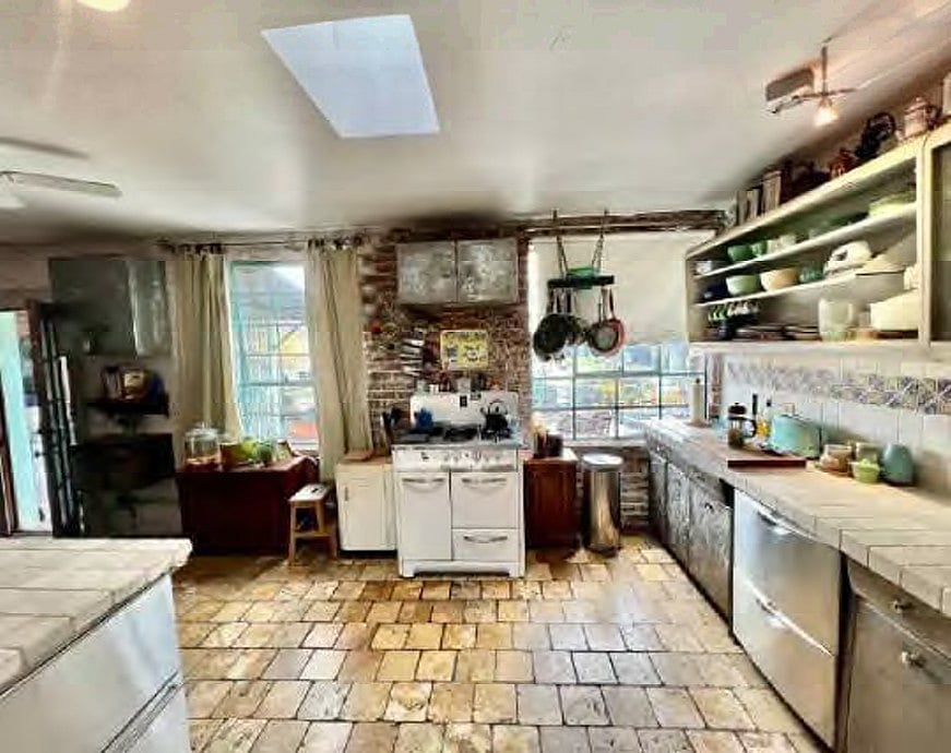 Furnished Finder property 1052901_1 photo 32