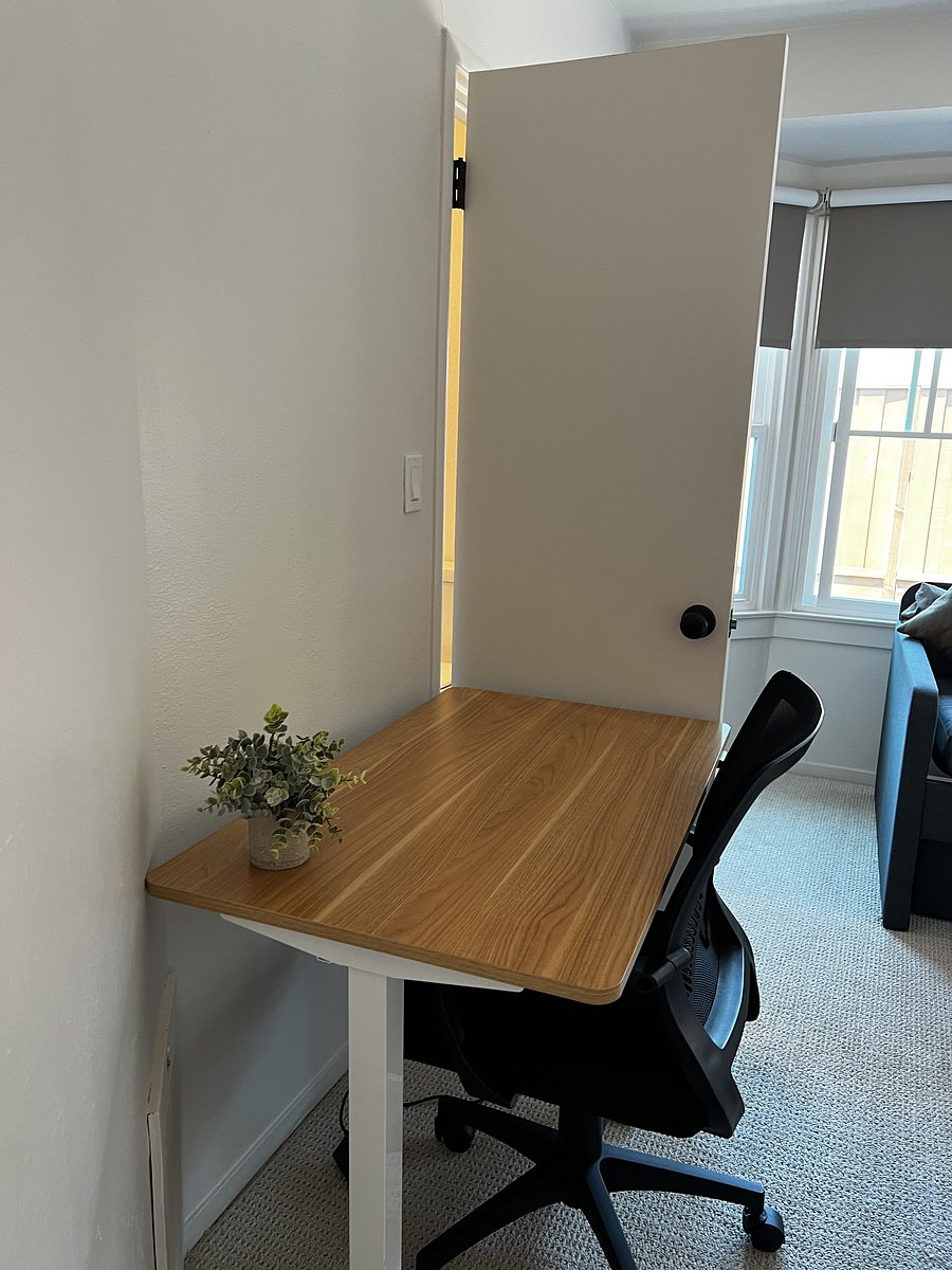 Work desk in Bedroom 1