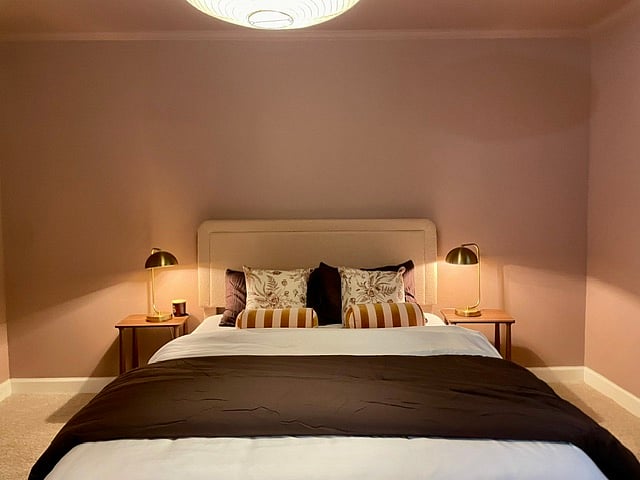 The bed is a brand new Siena mattress. It is comfy, beautiful and equipped with mattress protector that is washed as well as the sheets between guests.