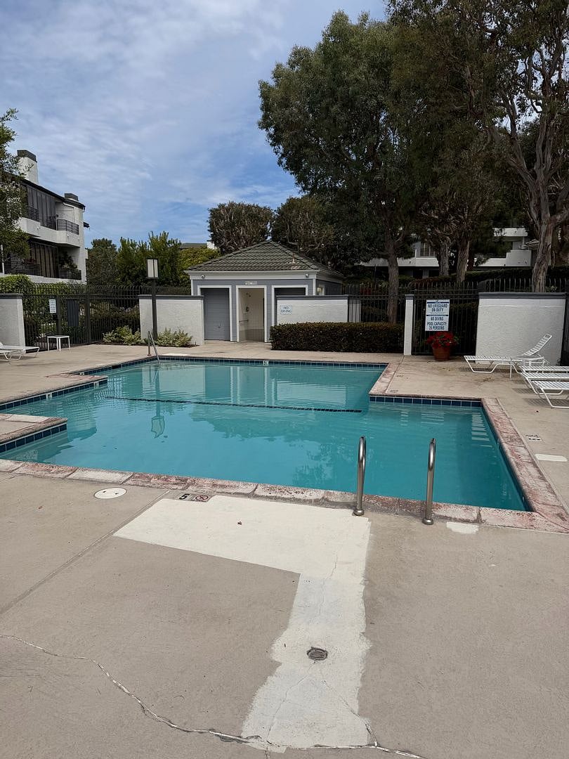 Furnished Finder property 1052969_1 photo 11