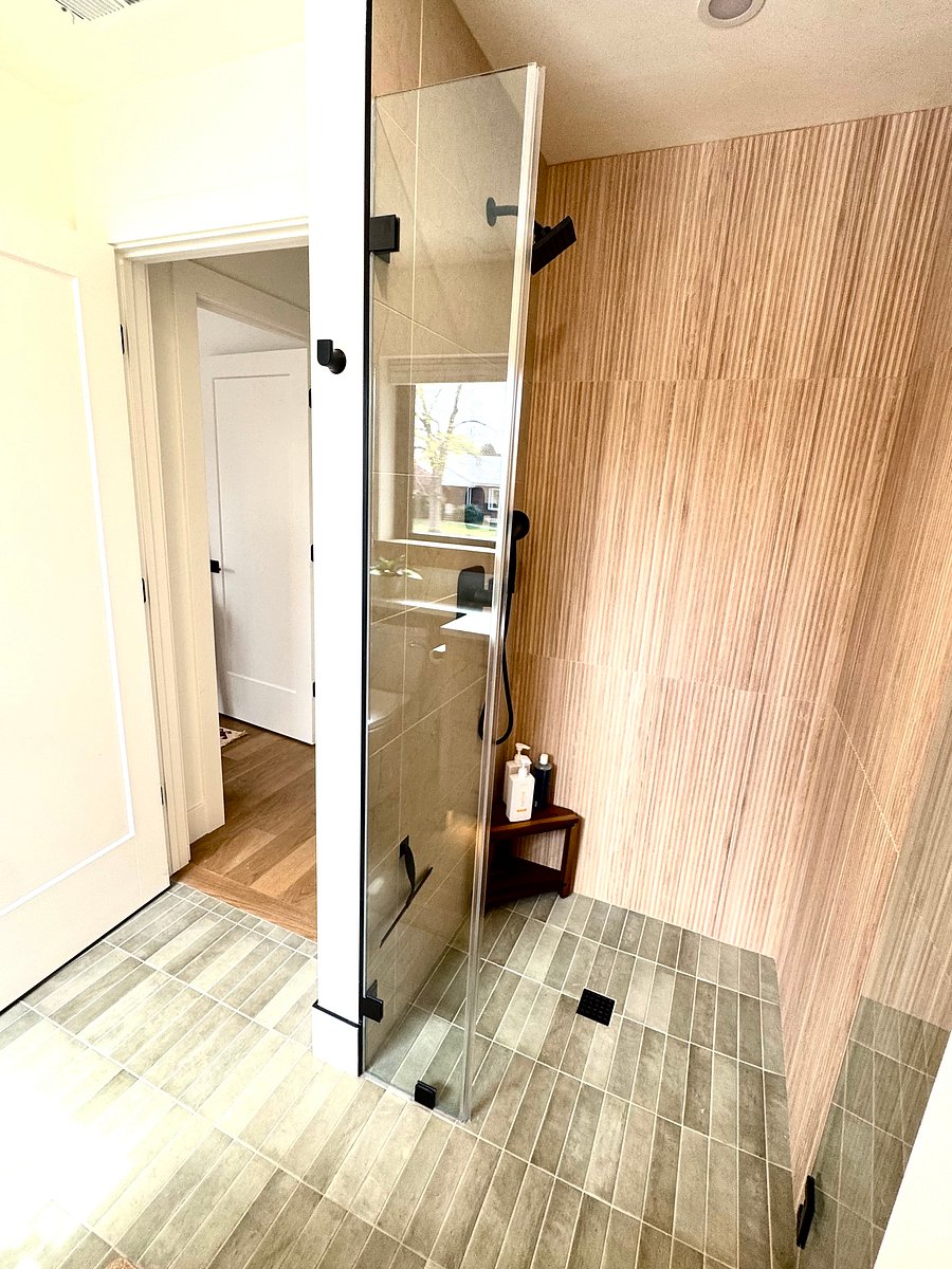 Upstairs guest bathroom 2 - shower