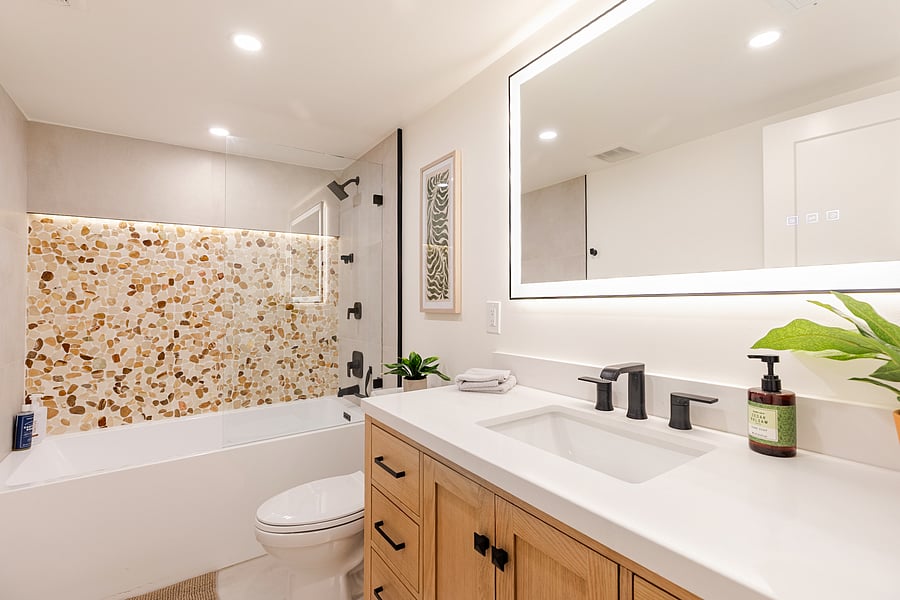 Basment guest, full bathroom 3