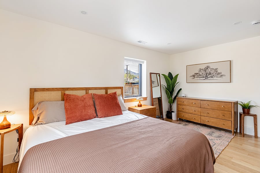 Upstairs Master King Bedroom 1