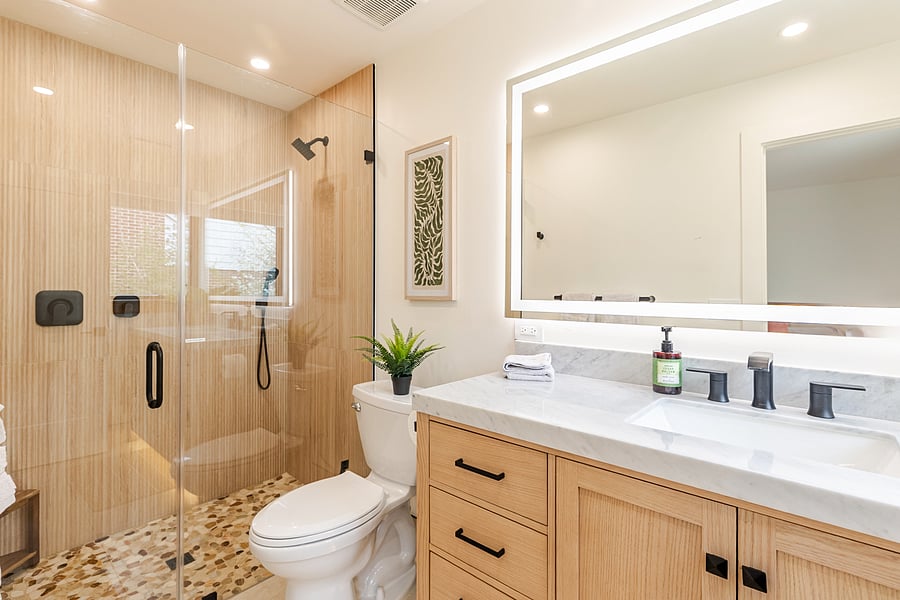 Upstairs Master - private bathroom 1