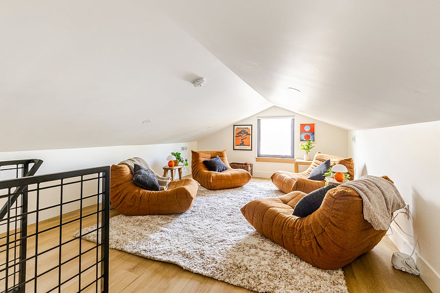 Loft / Lounge/ Spare Room