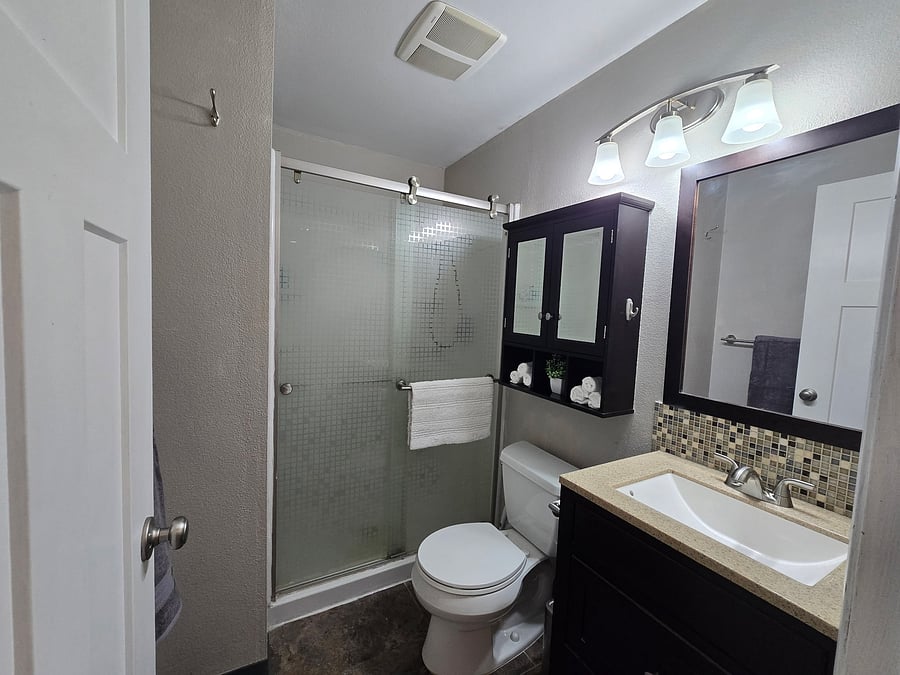 Furnished Finder property 1053127_1 photo 12
