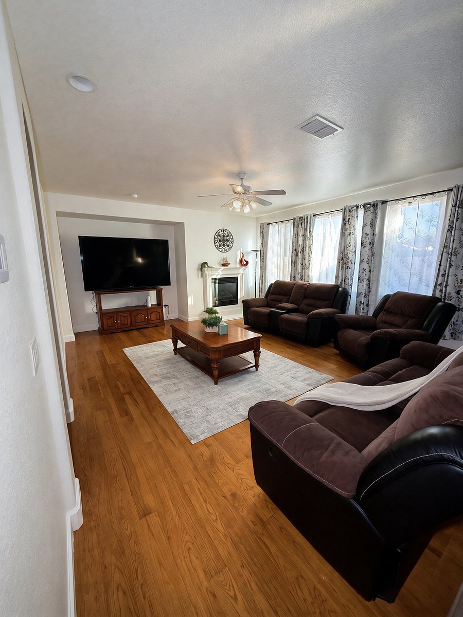 2nd Living Room
