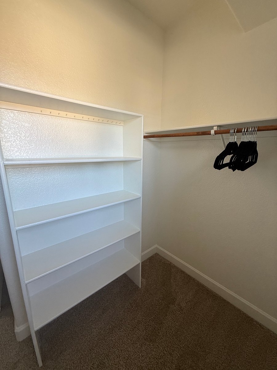 Primary suite walk-in closet
