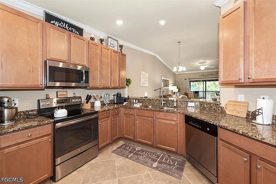 Furnished Finder property 1053193_1 photo 14