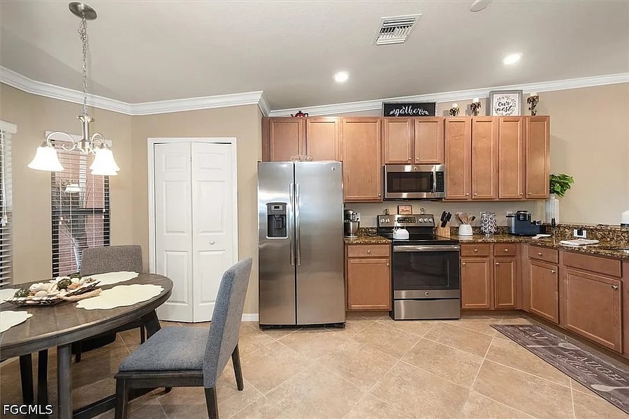 Furnished Finder property 1053193_1 photo 21