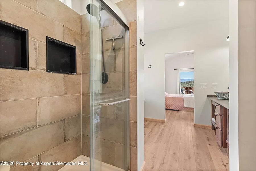 Furnished Finder property 1053209_1 photo 9