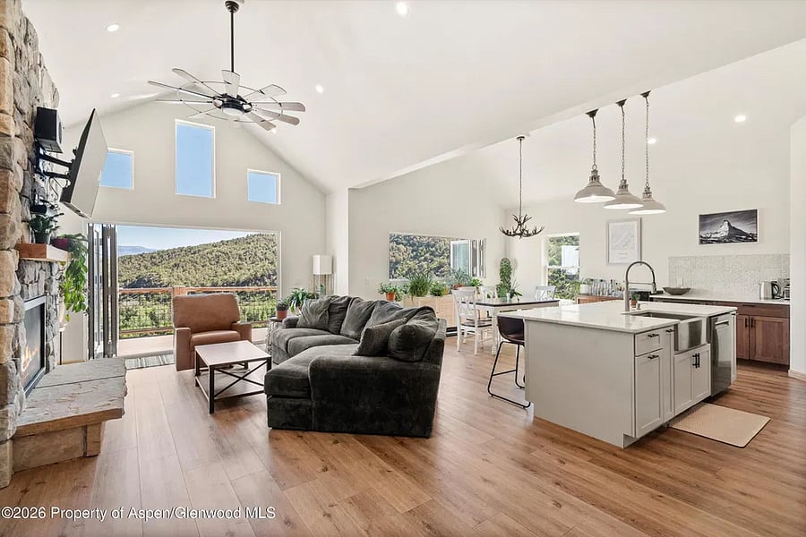 Furnished Finder property 1053209_1 photo 2