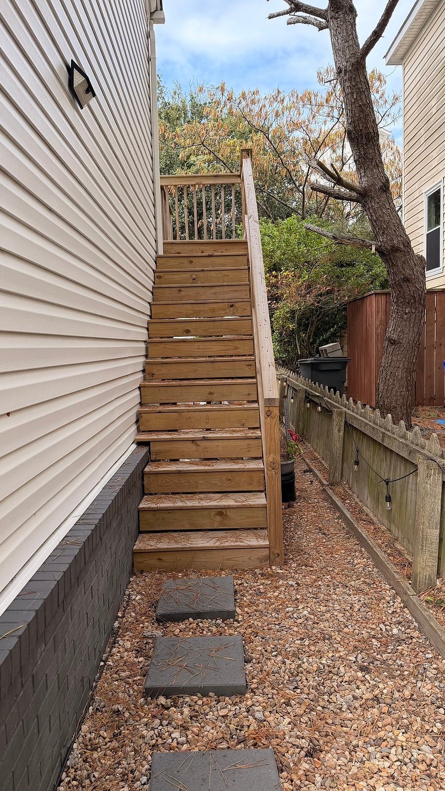 Entry stairs to apartment