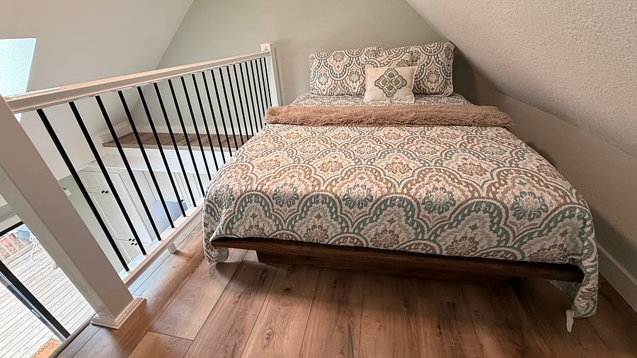Queen Tempur-Pedic cooling gel mattress.