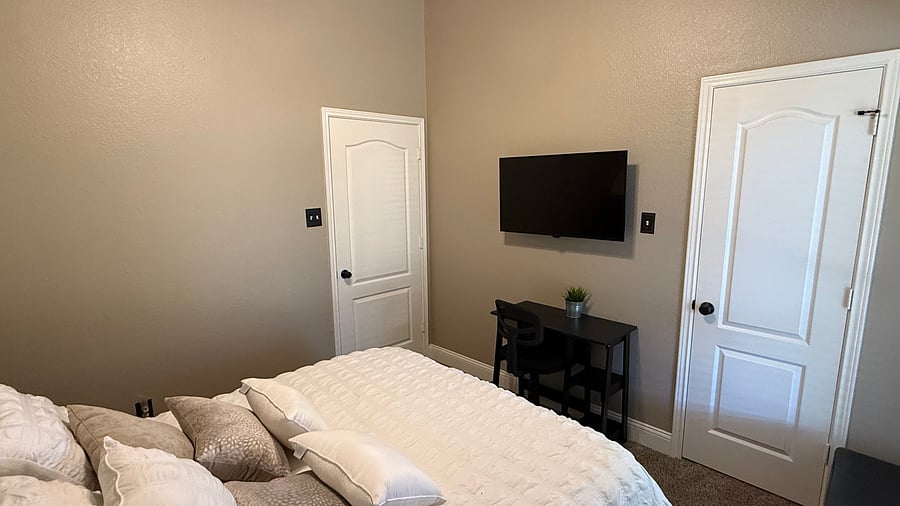 Furnished Finder property 1053228_1 photo 2