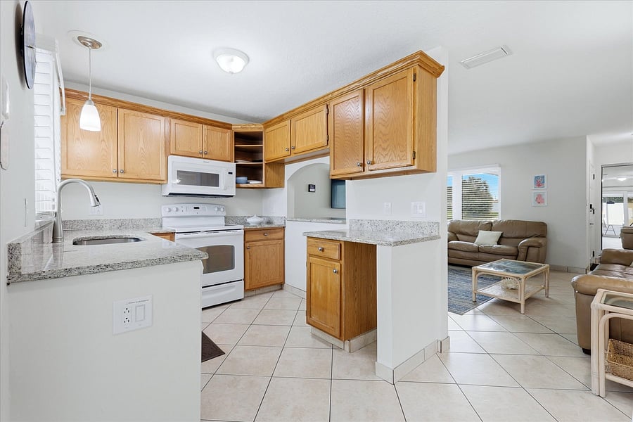 Furnished Finder property 1053275_1 photo 12