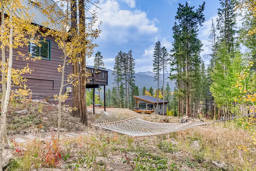 Gorgeous outdoors. Very Quiet Neighborhood, yet 4 min. to the Heart of Breckenridge