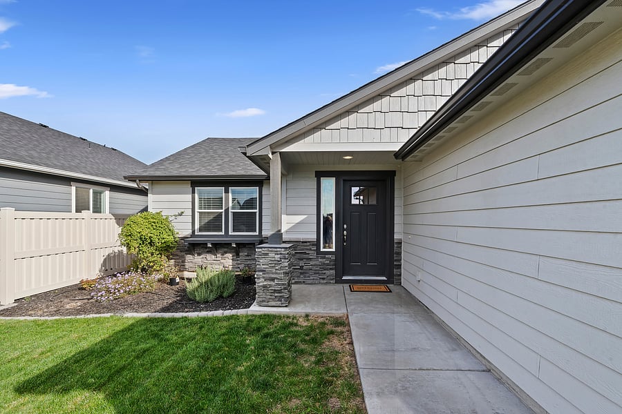 Covered entryway and attached 2 car garage!