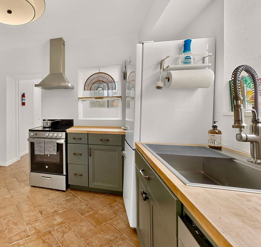 Furnished Finder property 1053451_1 photo 11